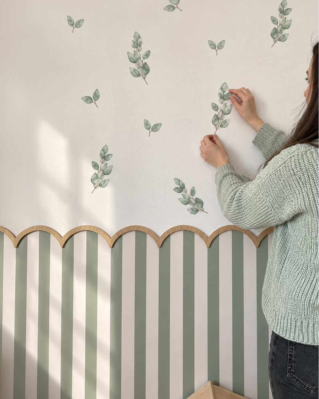 Suluboya Yeşil Yapraklar Duvar Sticker Seti – Doğal ve Minimalist Duvar Dekoru